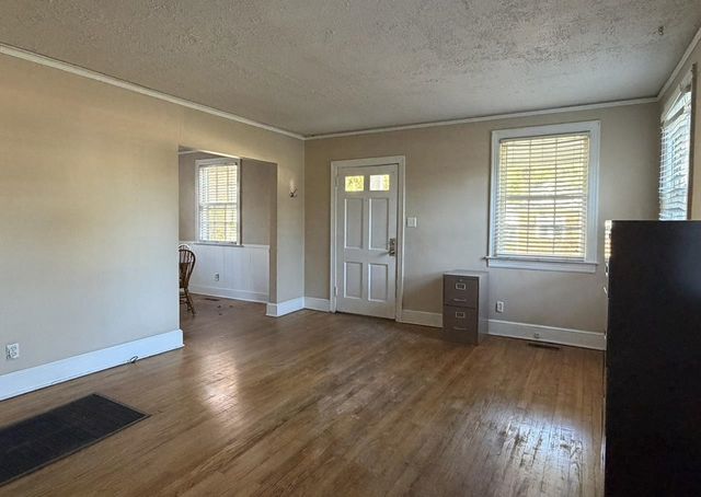 366 Forest Ave, Spartanburg, SC 29302