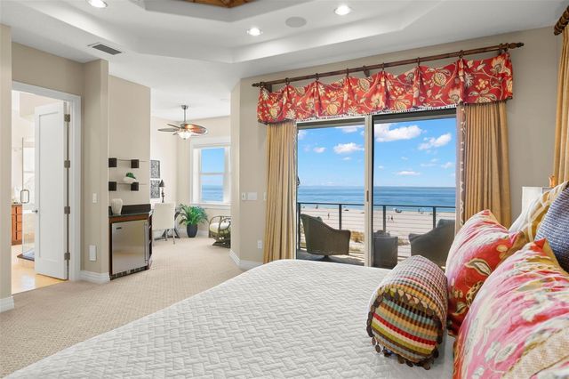 10042 GULF BOULEVARD, Treasure Island, FL 33706