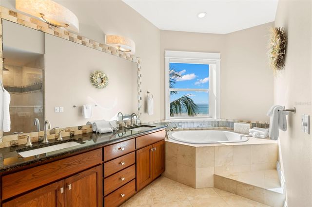 10042 GULF BOULEVARD, Treasure Island, FL 33706