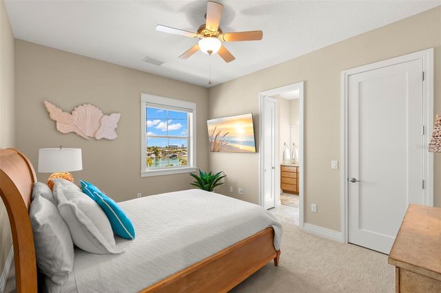 10042 GULF BOULEVARD, Treasure Island, FL 33706