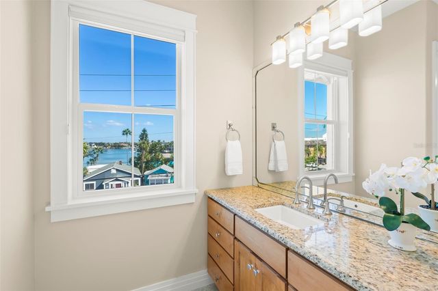 10042 GULF BOULEVARD, Treasure Island, FL 33706