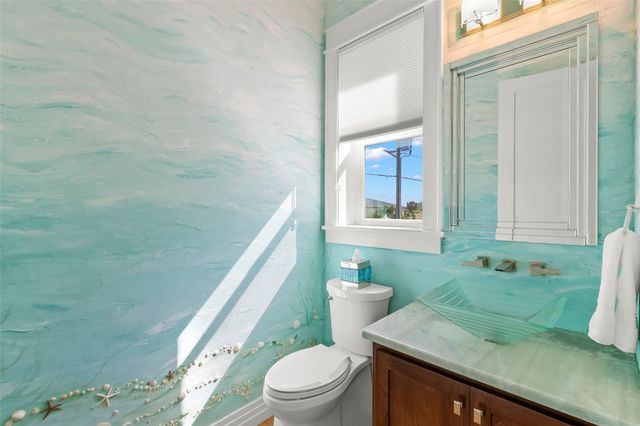 10042 GULF BOULEVARD, Treasure Island, FL 33706