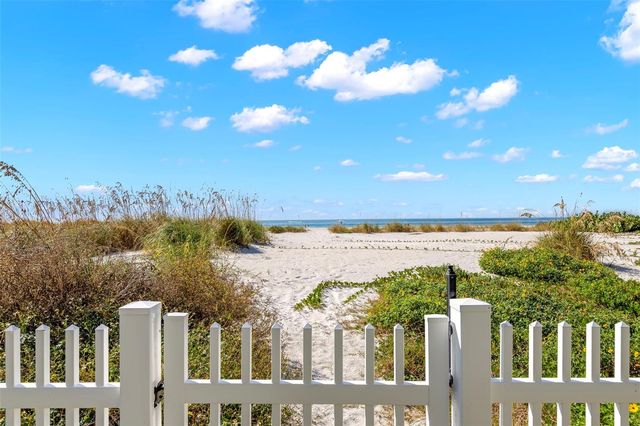 10042 GULF BOULEVARD, Treasure Island, FL 33706