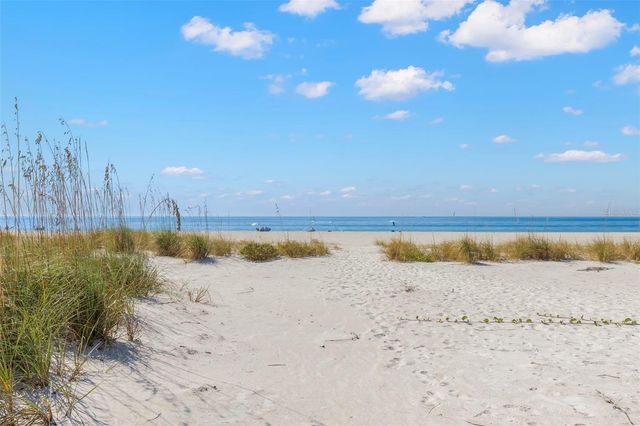 10042 GULF BOULEVARD, Treasure Island, FL 33706