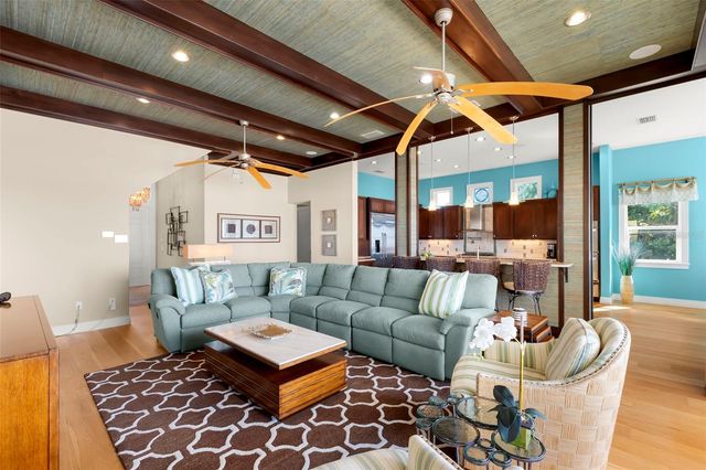 10042 GULF BOULEVARD, Treasure Island, FL 33706