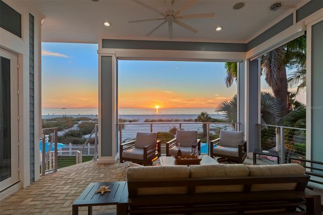 10042 GULF BOULEVARD, Treasure Island, FL 33706