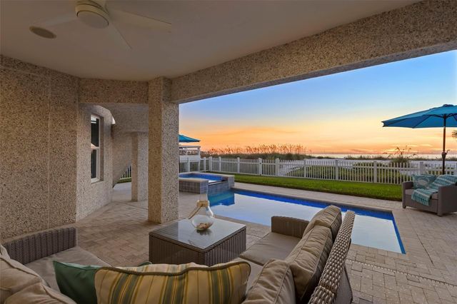 10042 GULF BOULEVARD, Treasure Island, FL 33706