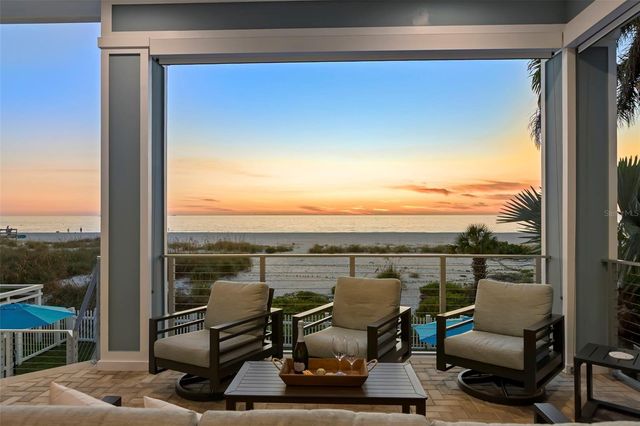 10042 GULF BOULEVARD, Treasure Island, FL 33706