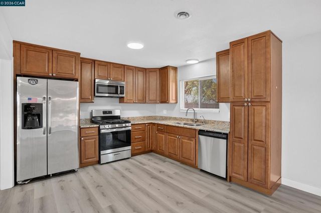 23273 Marsh Creek Rd, Brentwood, CA 94513