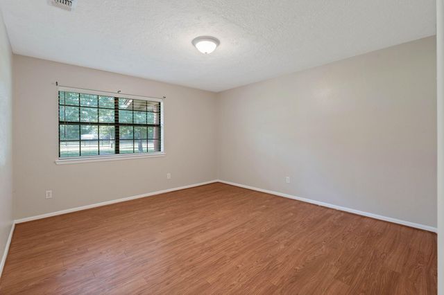 9433 County Line Road, Willis, TX 77378