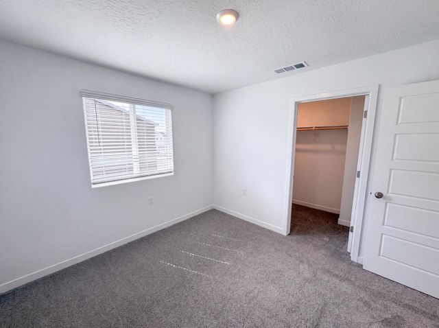 4472 Bellaire Avenue, Clovis, CA 93619