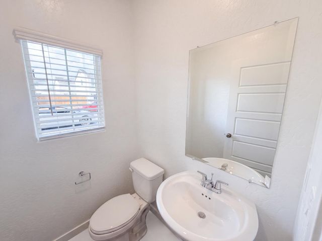 4472 Bellaire Avenue, Clovis, CA 93619