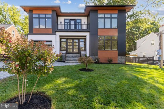 2919 LAWRENCE DR, Falls Church, VA 22042