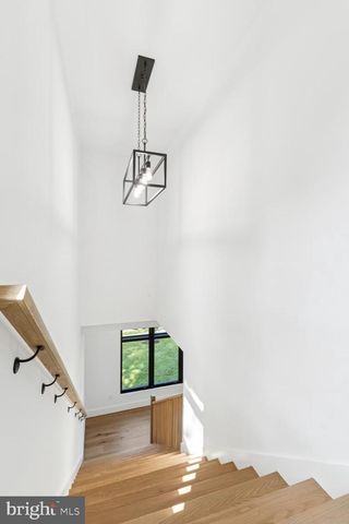 2919 LAWRENCE DR, Falls Church, VA 22042