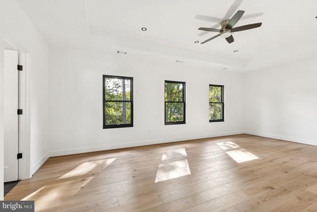 2919 LAWRENCE DR, Falls Church, VA 22042