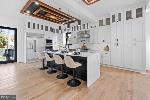 2919 LAWRENCE DR, Falls Church, VA 22042