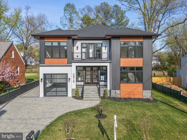 2919 LAWRENCE DR, Falls Church, VA 22042