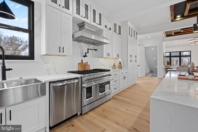 2919 LAWRENCE DR, Falls Church, VA 22042