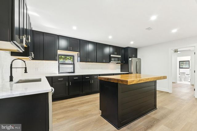 2919 LAWRENCE DR, Falls Church, VA 22042