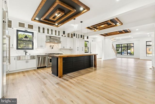 2919 LAWRENCE DR, Falls Church, VA 22042