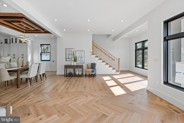 2919 LAWRENCE DR, Falls Church, VA 22042