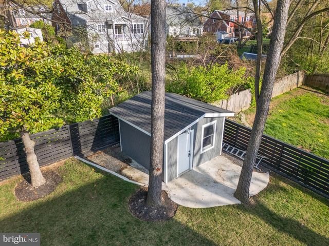 2919 LAWRENCE DR, Falls Church, VA 22042