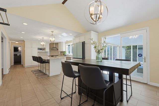 5 Chausse Dr, Methuen, MA 01844