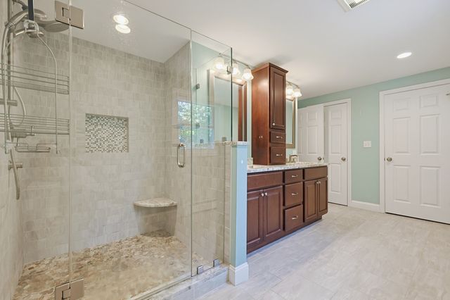 5 Chausse Dr, Methuen, MA 01844