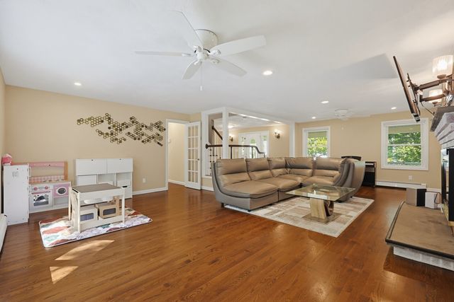 5 Chausse Dr, Methuen, MA 01844