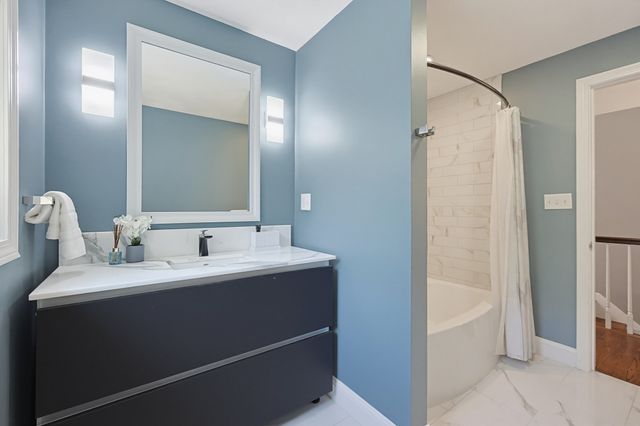 5 Chausse Dr, Methuen, MA 01844