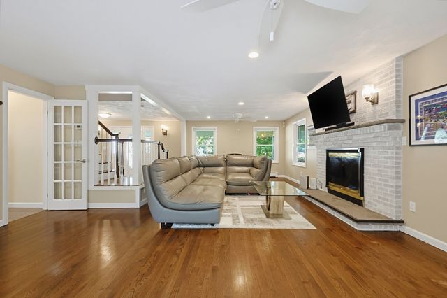 5 Chausse Dr, Methuen, MA 01844