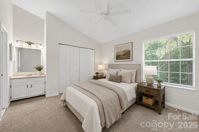 6216 Windsor Gate Lane, Charlotte, NC 28215