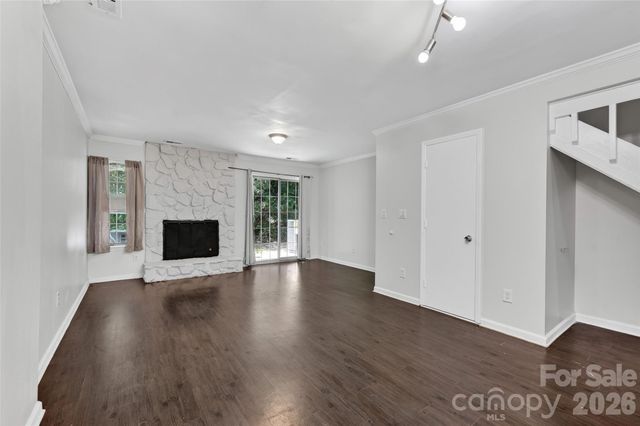 6216 Windsor Gate Lane, Charlotte, NC 28215
