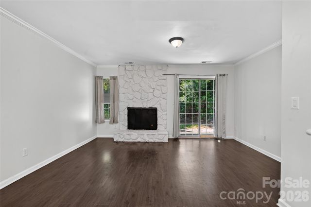 6216 Windsor Gate Lane, Charlotte, NC 28215