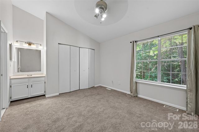 6216 Windsor Gate Lane, Charlotte, NC 28215