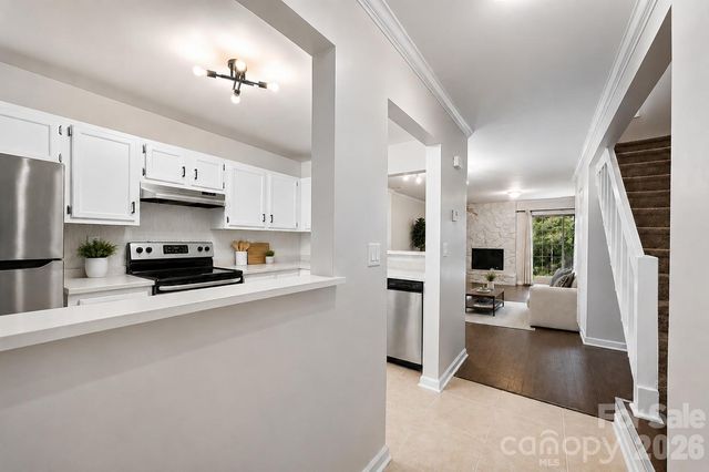 6216 Windsor Gate Lane, Charlotte, NC 28215