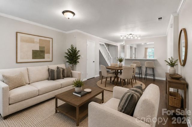 6216 Windsor Gate Lane, Charlotte, NC 28215