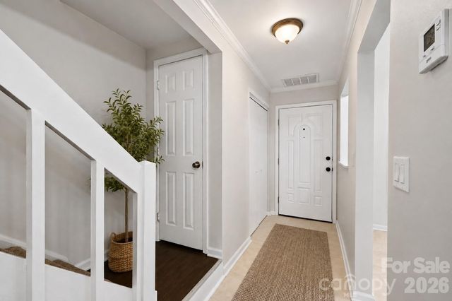 6216 Windsor Gate Lane, Charlotte, NC 28215