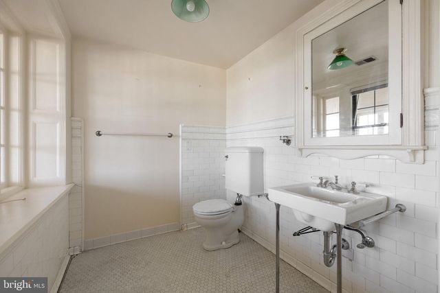 2700 PHILADELPHIA PIKE, Claymont, DE 19703