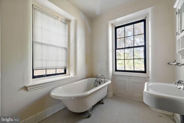 2700 PHILADELPHIA PIKE, Claymont, DE 19703