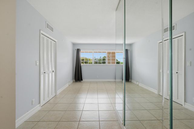 2801 N Palm Aire Drive 402, Pompano Beach, FL 33069