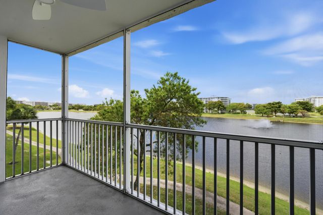 2801 N Palm Aire Drive 402, Pompano Beach, FL 33069