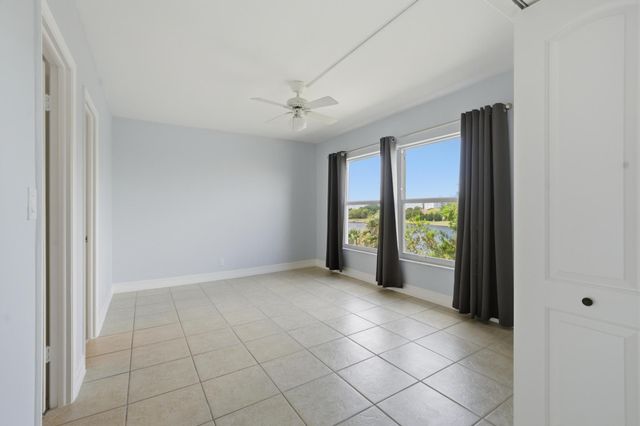 2801 N Palm Aire Drive 402, Pompano Beach, FL 33069