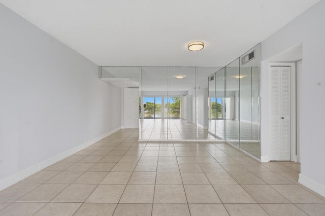 2801 N Palm Aire Drive 402, Pompano Beach, FL 33069