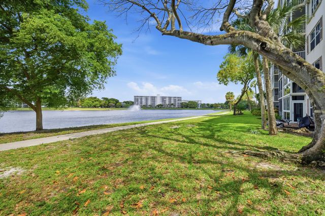 2801 N Palm Aire Drive 402, Pompano Beach, FL 33069