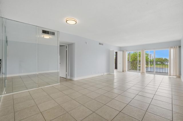 2801 N Palm Aire Drive 402, Pompano Beach, FL 33069