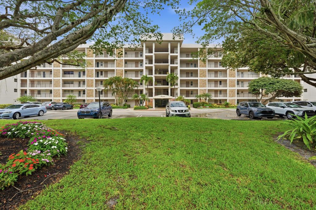 2801 N Palm Aire Drive 402, Pompano Beach, FL 33069