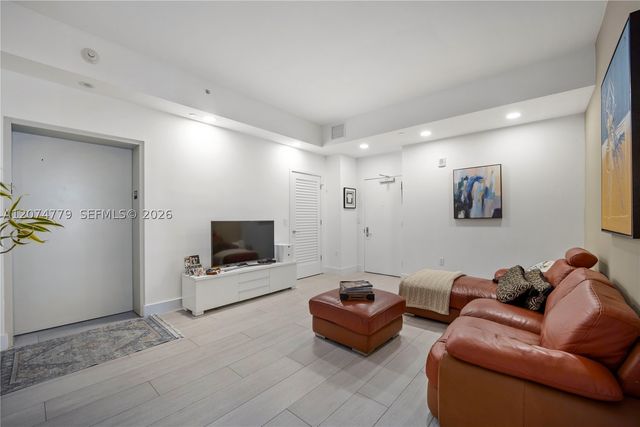 1010 Brickell Ave 4701, Miami, FL 33131