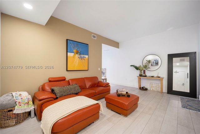 1010 Brickell Ave 4701, Miami, FL 33131