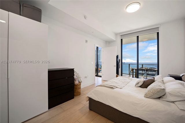 1010 Brickell Ave 4701, Miami, FL 33131
